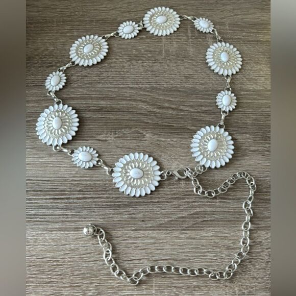 Bohemian white belt A413 - Picture 1 of 3